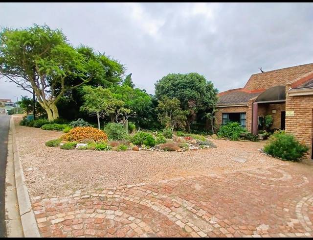 3 BEDROOM HOUSE FOR SALE IN STILBAAI-WES